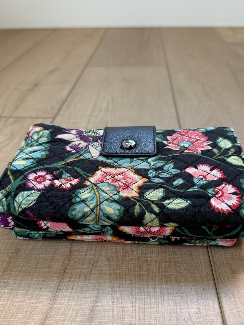 Vera Bradley Black Quilted Floral Snap Wristlet - Picture 5 of 8